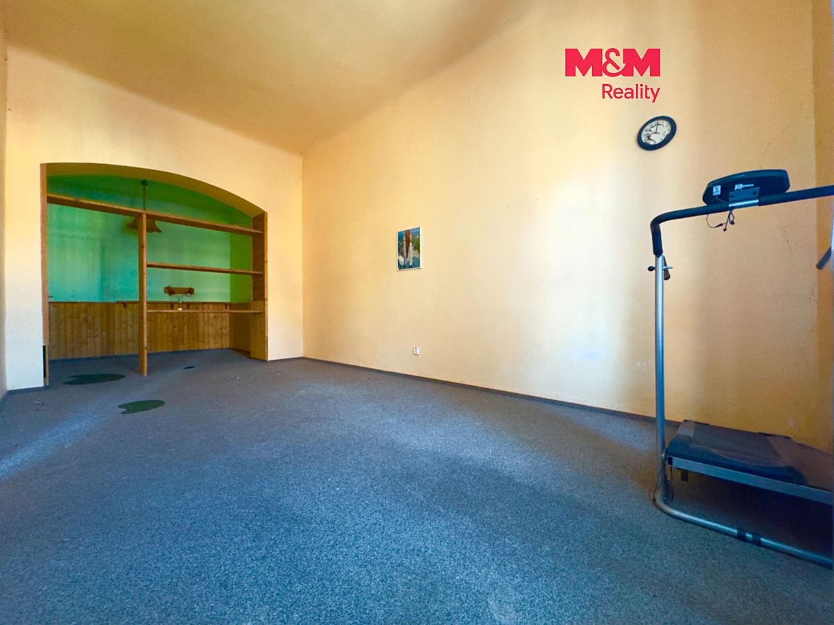 Prodej rodinného domu 757 m², pozemek 643 m²